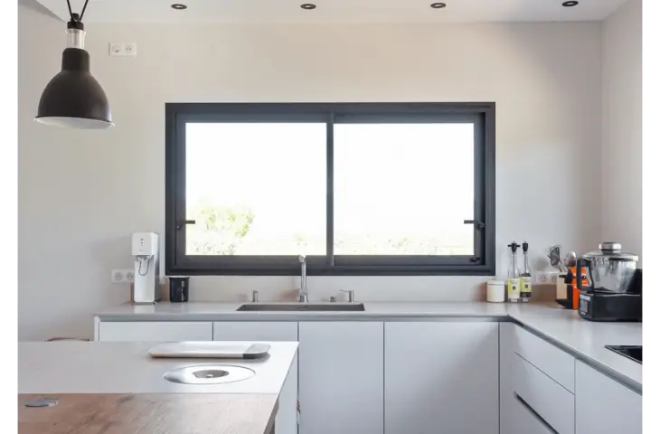 Fenêtre aluminium coulissante