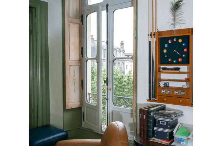 Fenêtre traditionnelle bois installée dans une maison ancienne