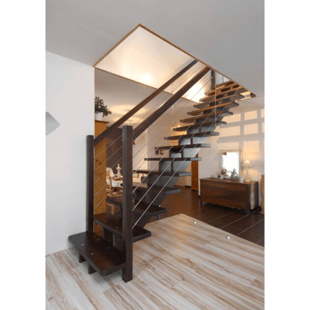 Escalier droit en bois exotique