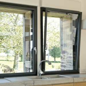 Fenêtre aluminium oscillo-battant