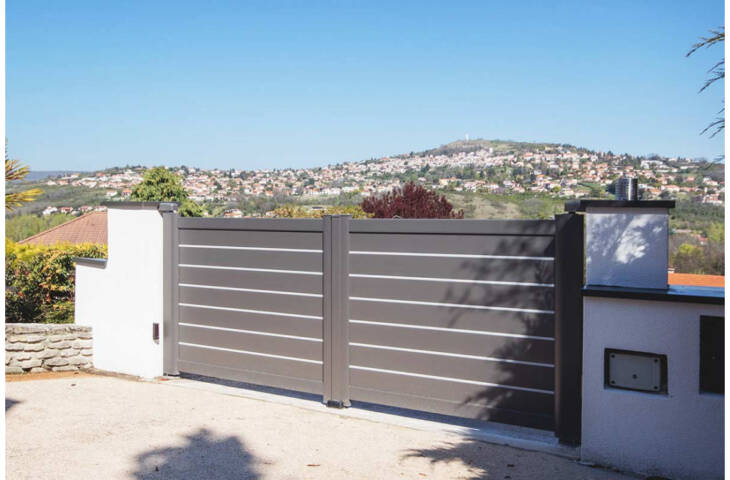 Portail alu battant plein avec jonc décor – Image 4