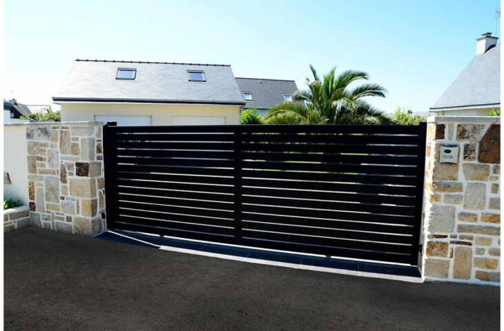 Portail alu coulissant lames fines ajourées – Image 5