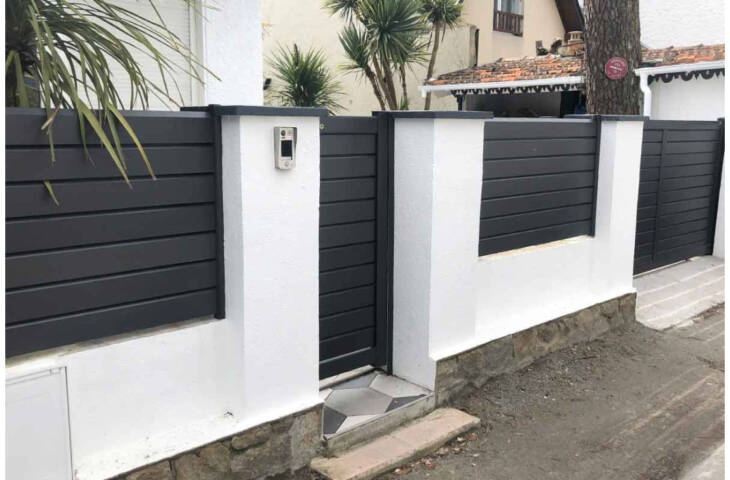 Portail alu coulissant lames persiennées – Image 7