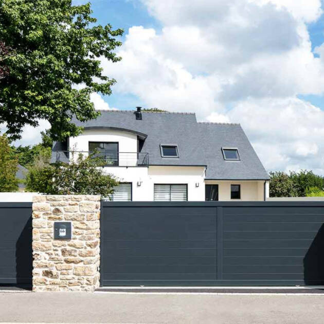 Portail alu coulissant plein