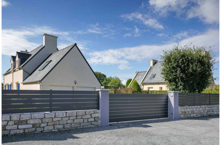 Portail alu coulissant plein avec jonc décor – Image 4