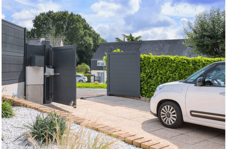 Portail aluminium battant plein – Image 5