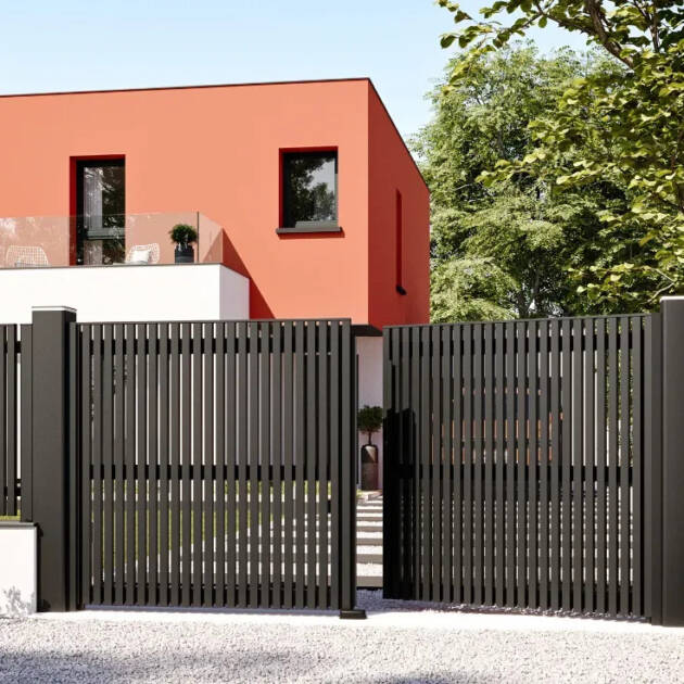 Portail battant avec tasseaux aluminium