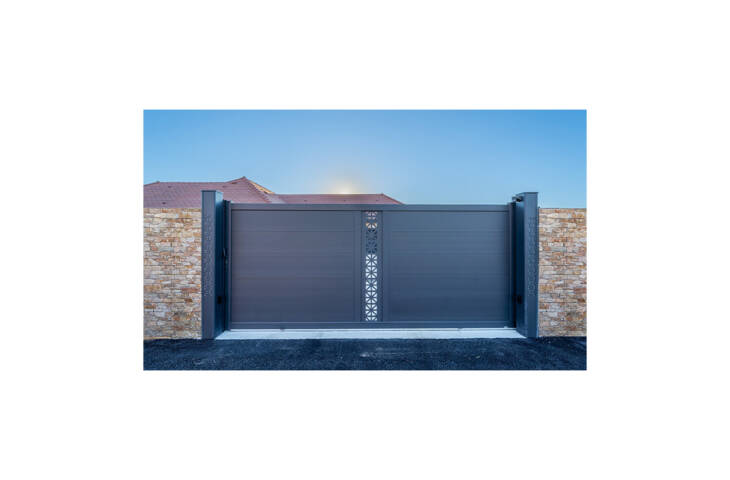Portail coulissant avec décor découpe laser – Image 3