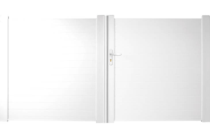 Portail PVC plein lames horizontales