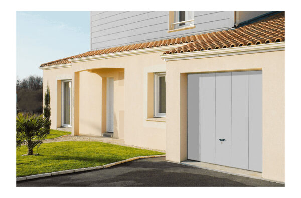 Porte basculante double paroi isolée