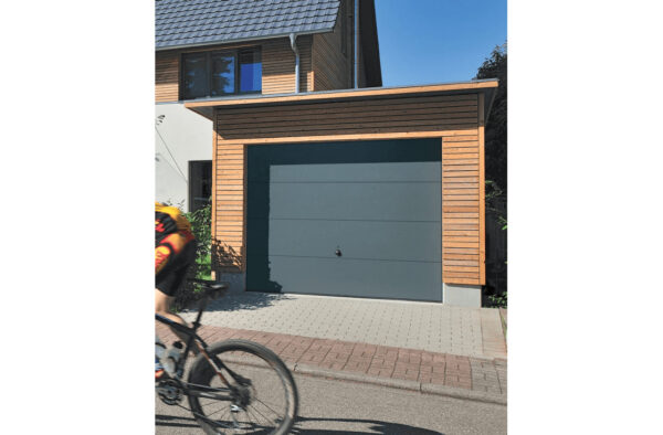 Porte basculante simple paroi