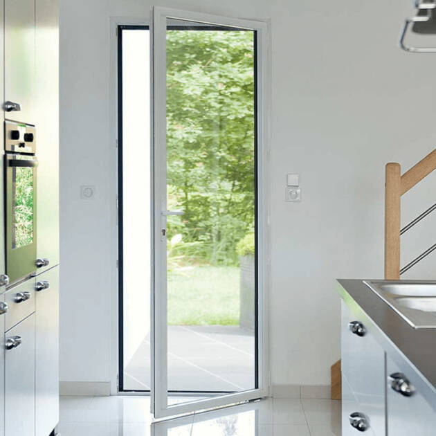 Porte-fenêtre aluminium blanche