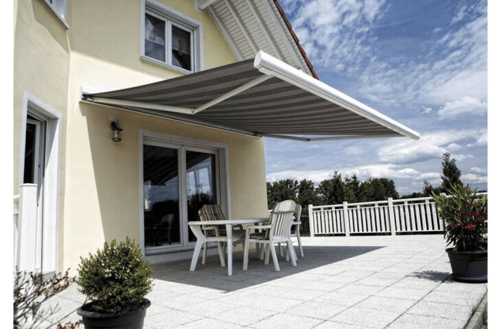 Store banne coffre compact design