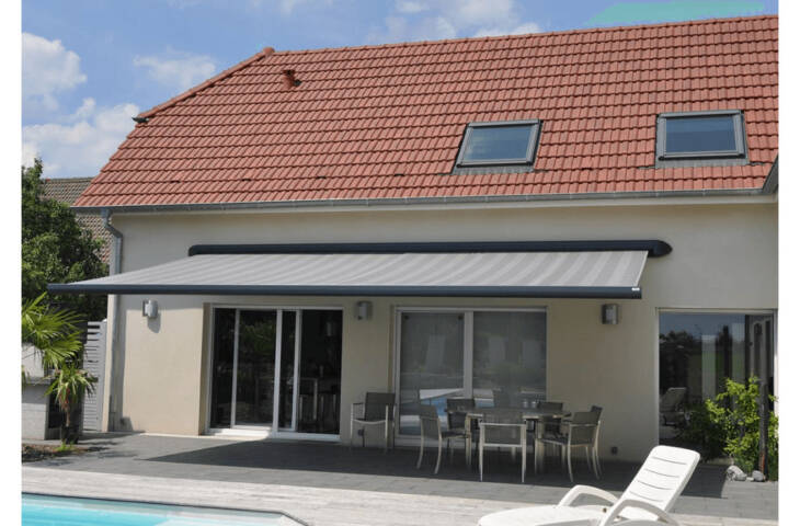 Store banne motorisé coffre ogives – Image 3