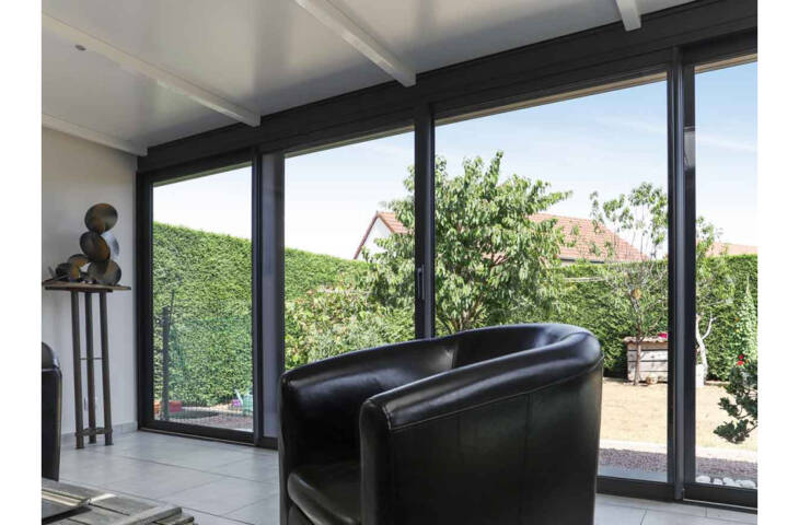 Véranda moderne et maison traditionnelle – Image 6